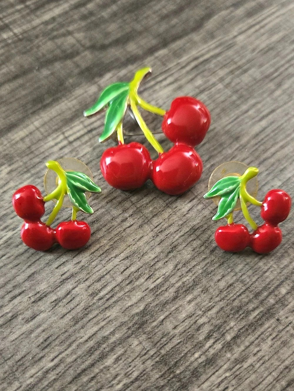 Cherry Brooch Set in Red & Green